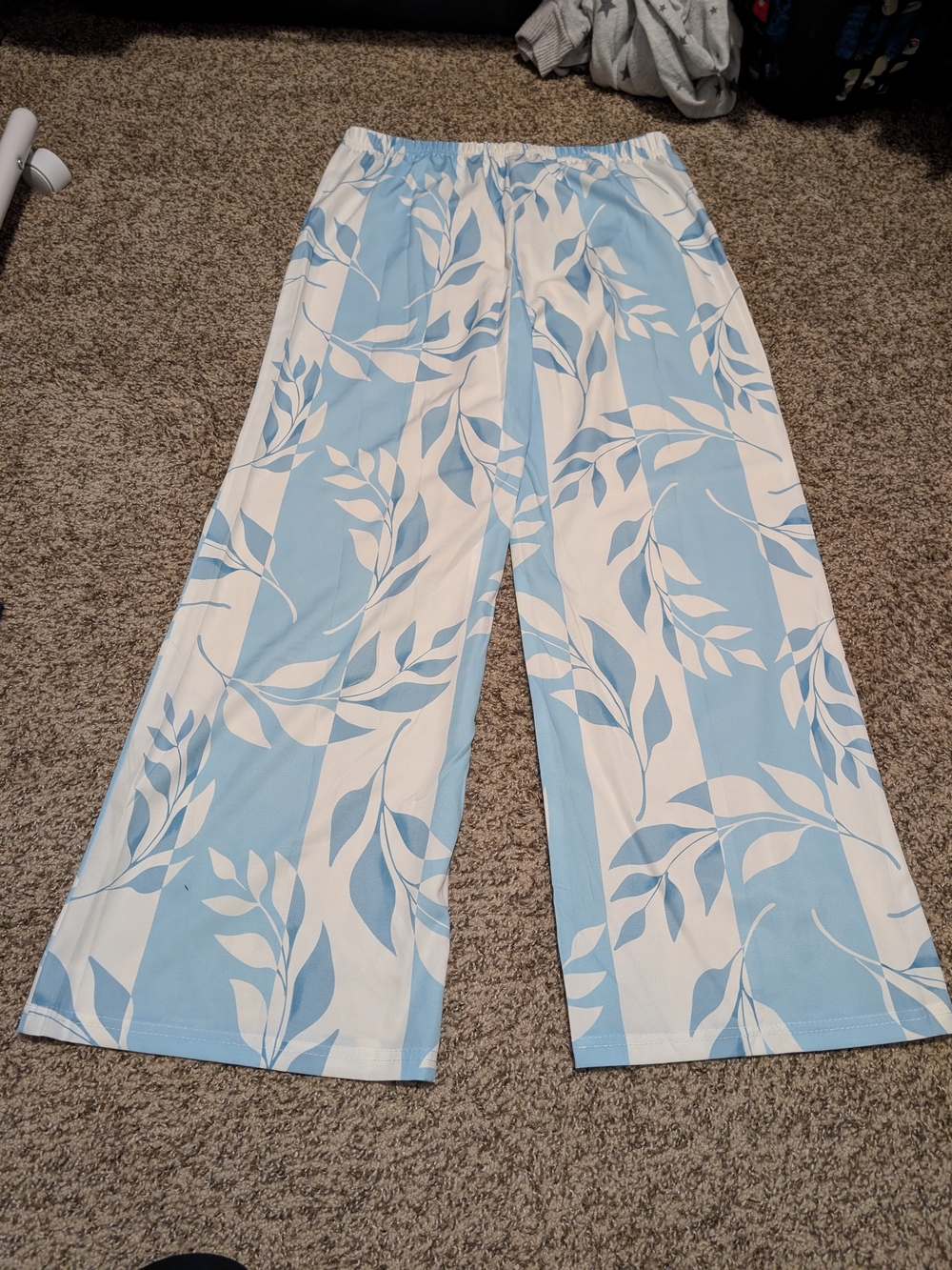 Light Blue & White Wide-Leg Leaf Print Pants